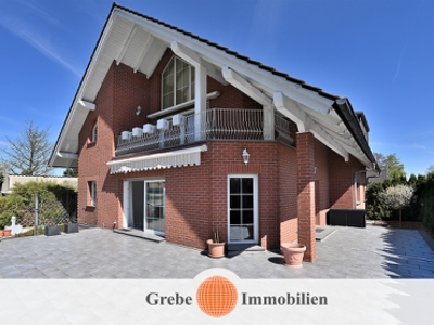 Luxusimmobilie mit 3 Bädern auf 3 Etagen und 3 Garagen!